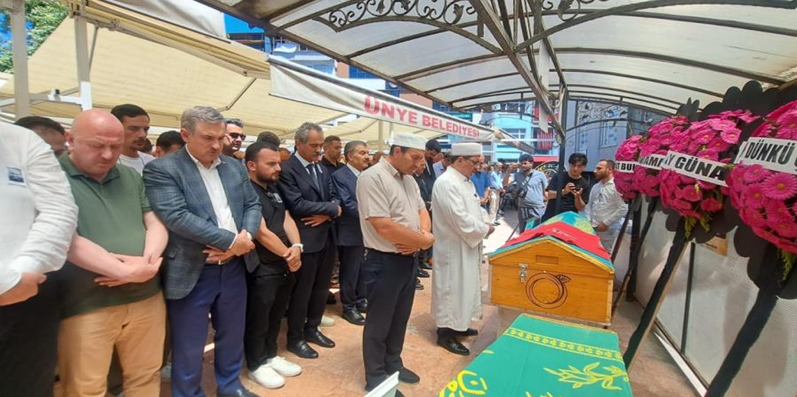 Yapımcı ve yönetmen Ahmet Selim Tuncer, son yolculuğuna uğurlandı