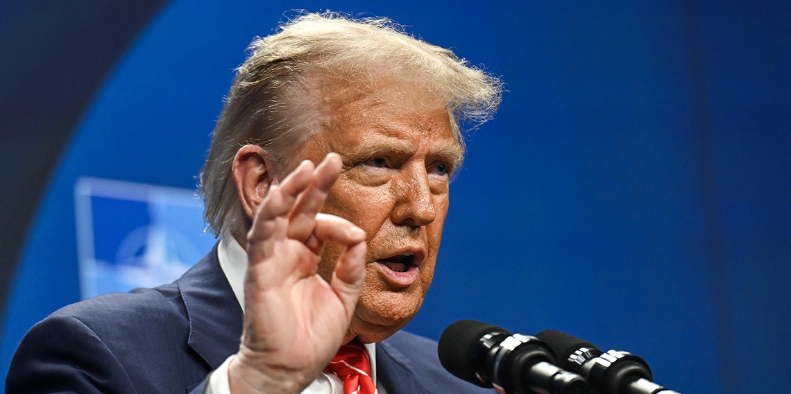 Trump İran’ın dini lideri Hamaney’i hedef aldı