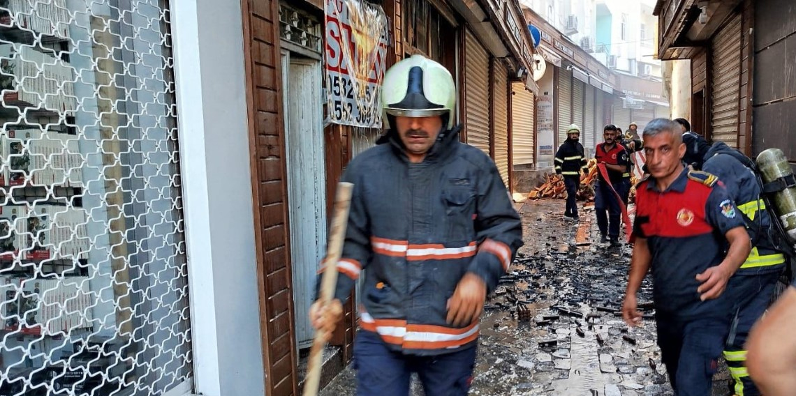 Şanlıurfa’da havai fişek deposunda art arda patlamalar yaşandı