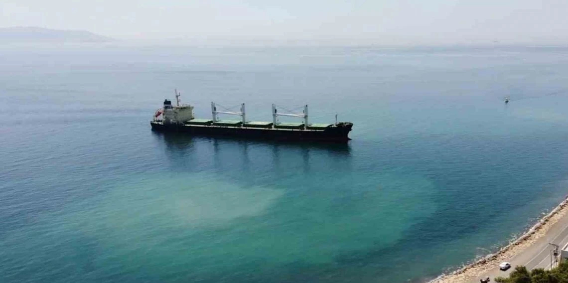 Tekirdağ’da karaya oturan yük gemisi 4 gün sonra kurtarıldı