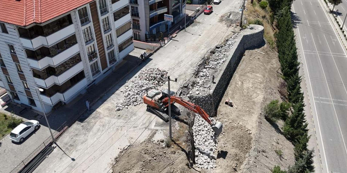 Karabük Belediyesi’nden toprak kaymasına karşı önlem