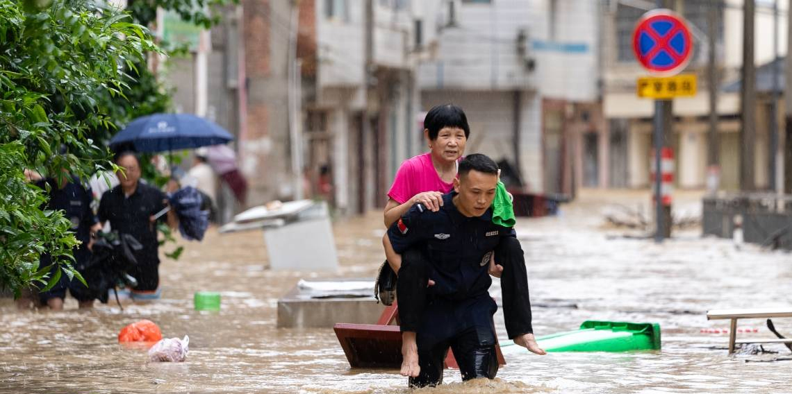 Çin'in Xianfeng kentini sel vurdu: 18 bin kişi tahliye edildi