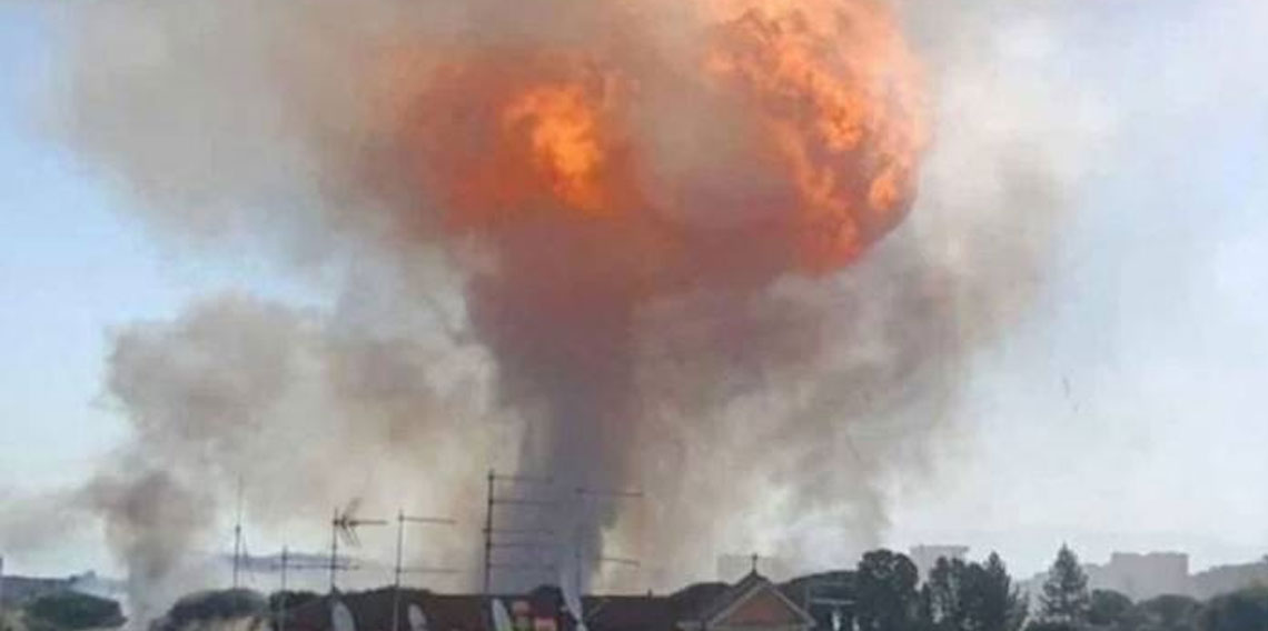 Roma art arda patlamalarla sarsıldı: Kenti alev topu sardı