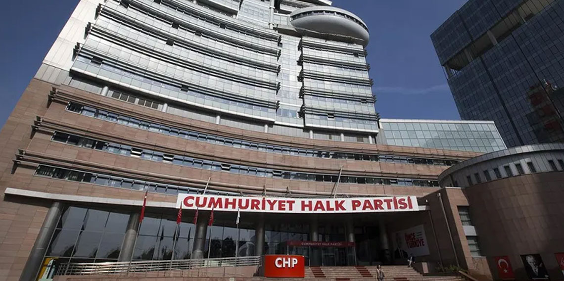 Üç belediyeye operasyon: CHP olağanüstü toplandı