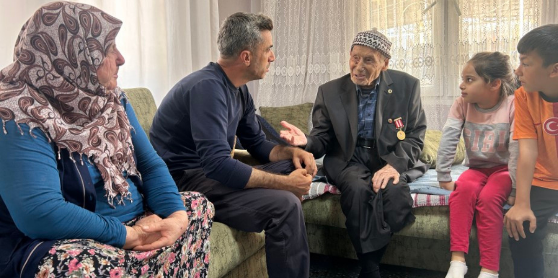 İran Dini Lideri Hamaney, savaş sonrası ilk kez kamuoyu karşısına çıktı