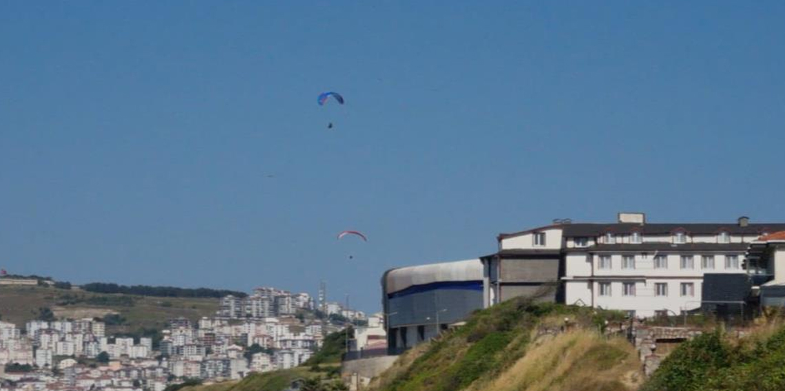 Sinop’ta yamaç paraşütü etkinliği