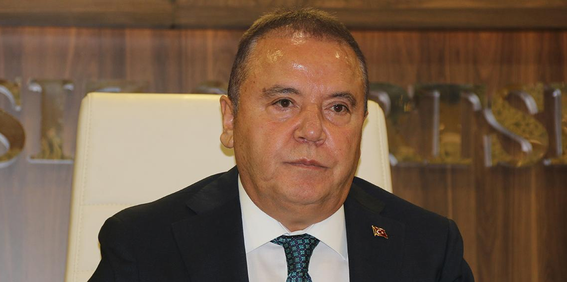 Muhittin Böcek görevden uzaklaştırıldı