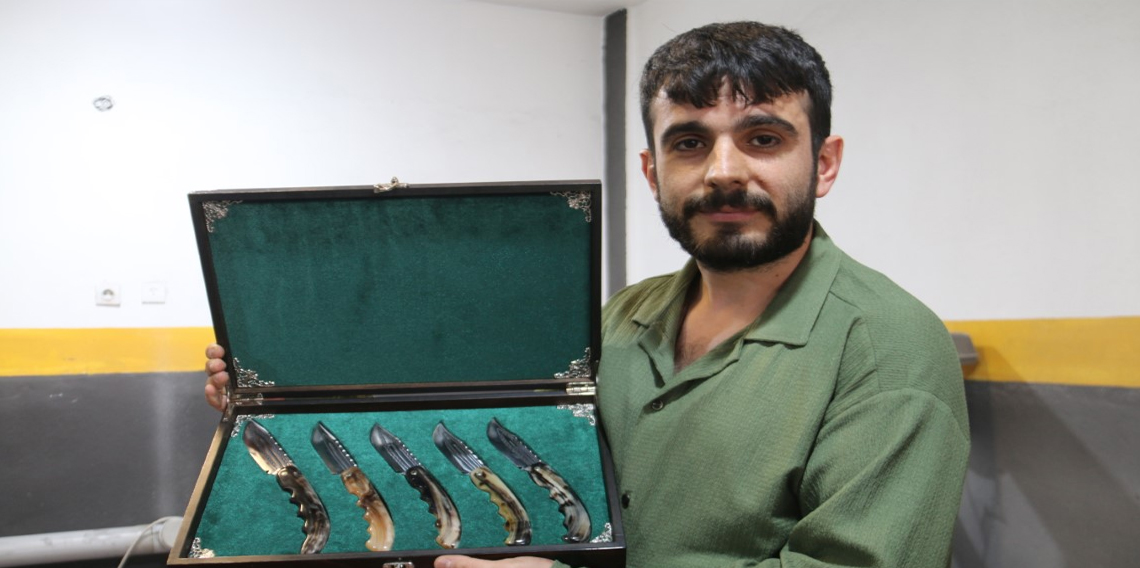 10 bin boynuz arasından seçtiği boynuzlarla Sivas bıçakları üretti