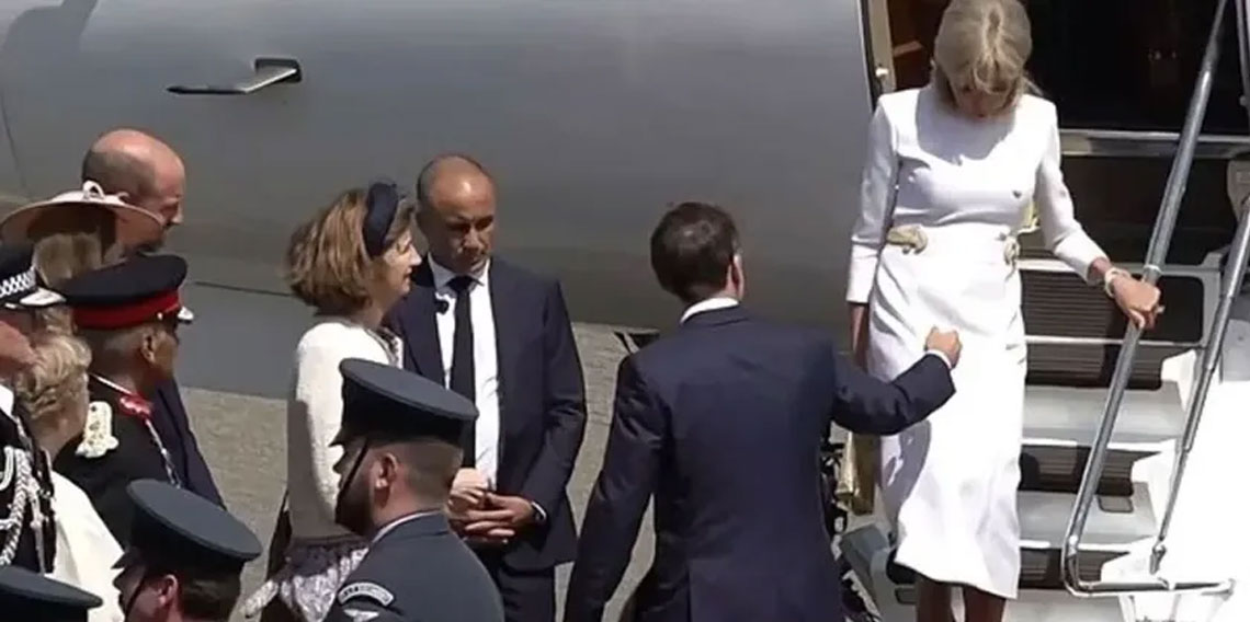 Uçaktaki krizin sebebi ortaya çıktı! Eşi, Macron’u neden görmezden geldi?