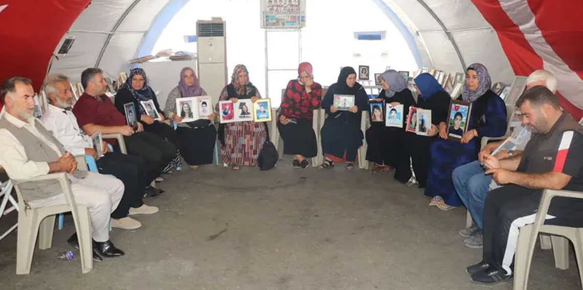 Diyarbakır'da evlat nöbetindeki anne: Çocuklarımızı dört gözle bekliyoruz