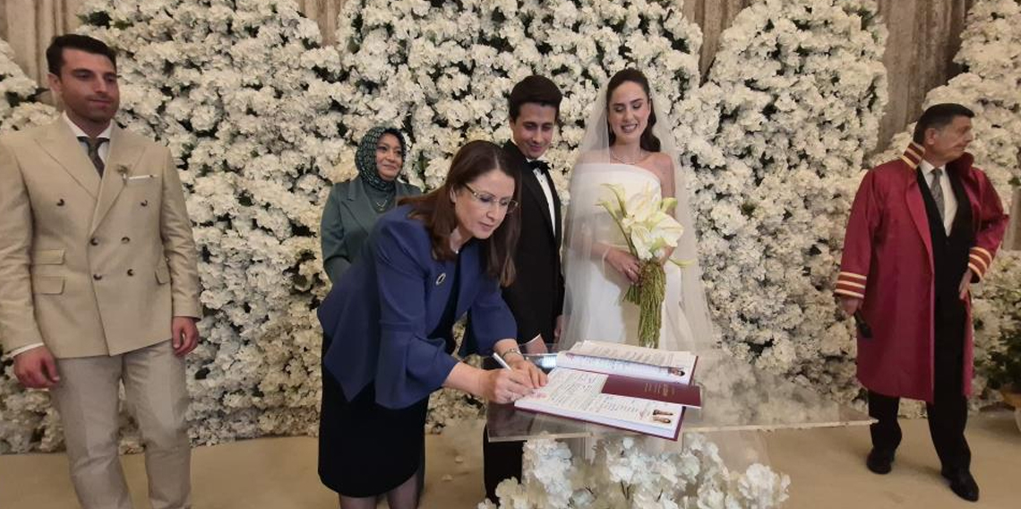 Adalet Bakanı'nın eşi nikah şahidi oldu
