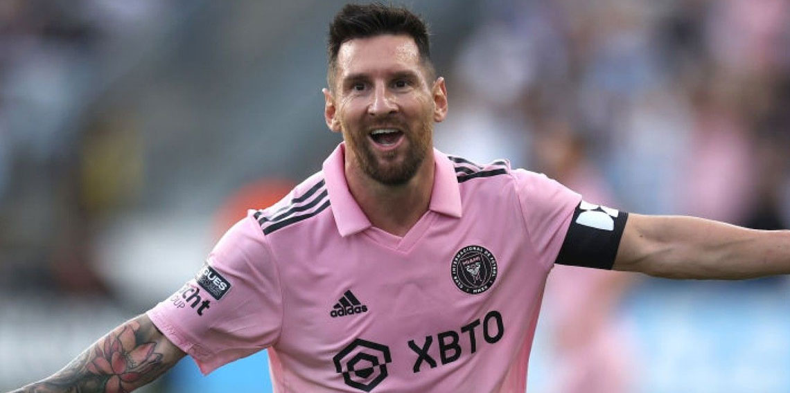 Messi rekora koşuyor: 69. serbest vuruş golü