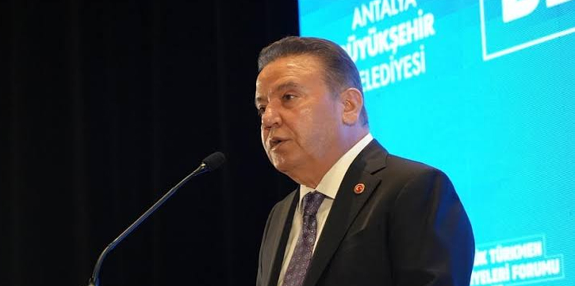 Muhittin Böcek hastaneye kaldırıldı