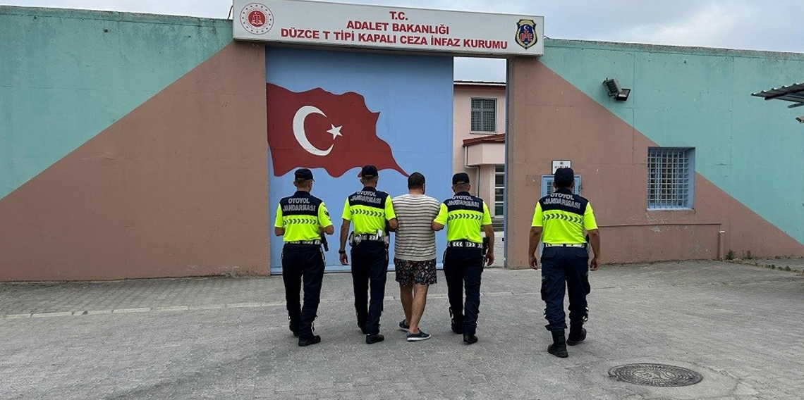 Düzce'de çeşitli suçlardan aranan 55 şahıs yakalandı