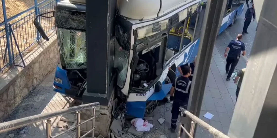 EGO otobüsü Keçiören’de zincirleme kaza yaptı: 20 yaralı