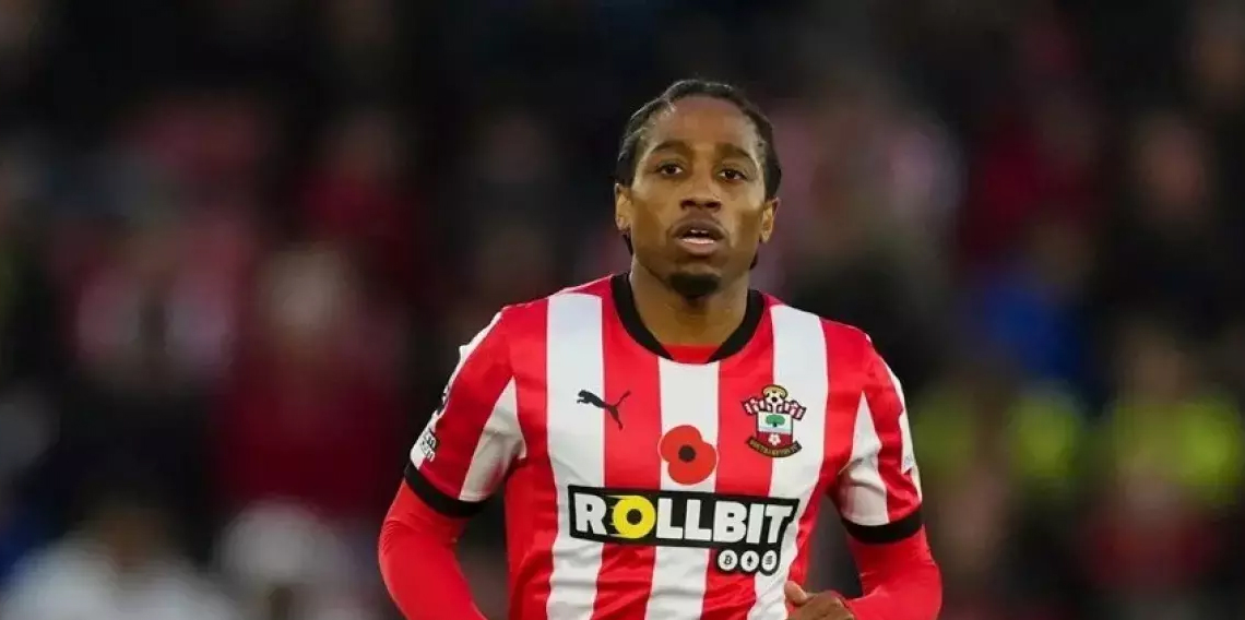Kyle Walker-Peters 17.45'te İstanbul'da