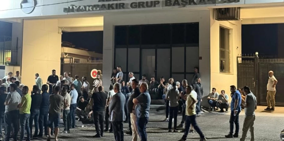 Diyarbakır’da husumetli aileler arasında kavga: 2 ölü