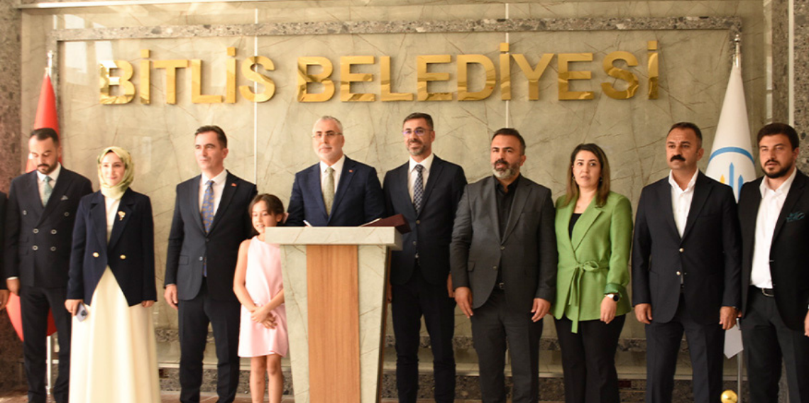Çalışma ve Sosyal Güvenlik Bakanı Işıkhan Bitlis’te