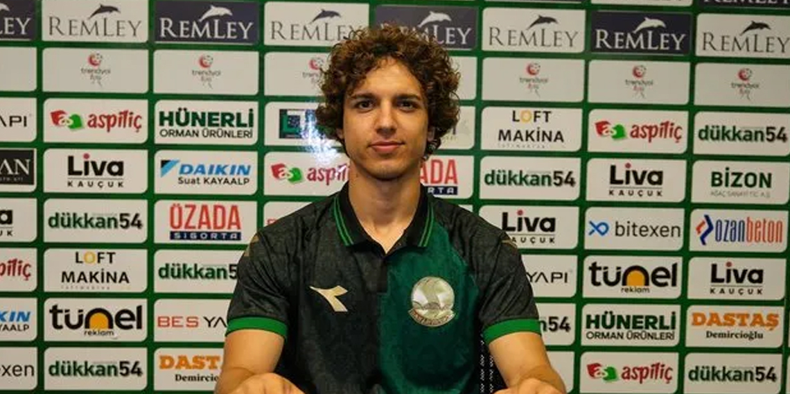 Barcelona'lı Emre, Sakaryaspor’da