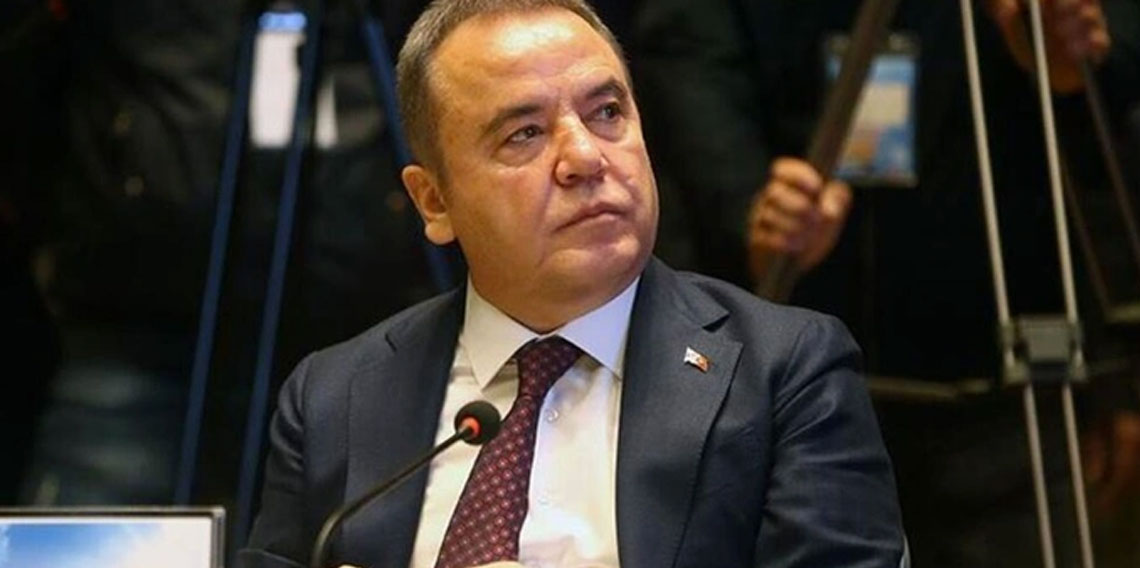 Muhittin Böcek yeniden hastaneye kaldırıldı