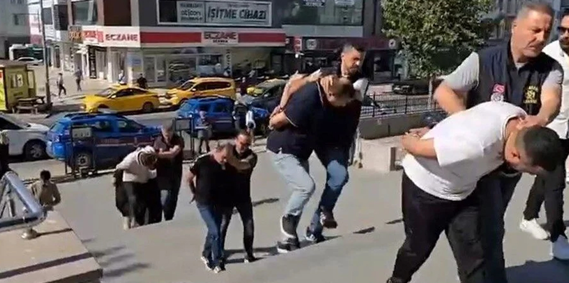 Alkollü müşterilerin kredi kartlarını izinsiz kullandığı belirlenen 4 şüpheli tutuklandı