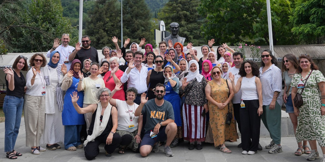 Geleneğin Lezzeti Gelecekle Buluştu: Yöresel Tatlar Akoluk Köy Pazarı’nda Sergilendi