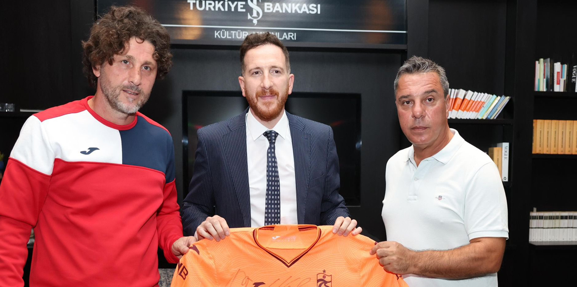 Alkışlar Erzurumspor Futbol Kulübü’ne