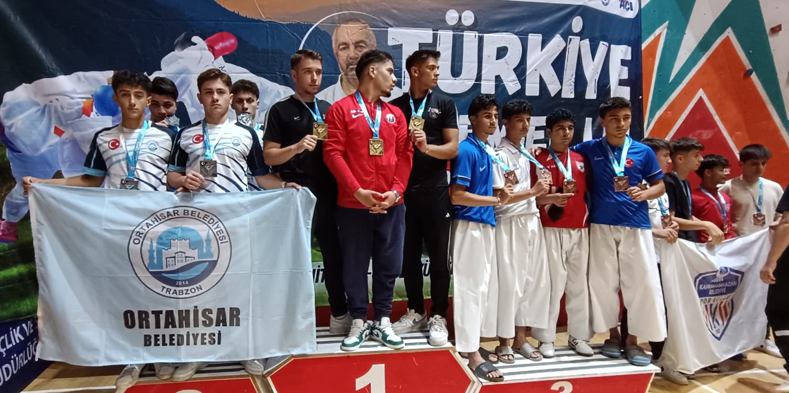 Karate Premier Ligi’nde Trabzon’a 5 Gümüş, 7 Bronz Madalya