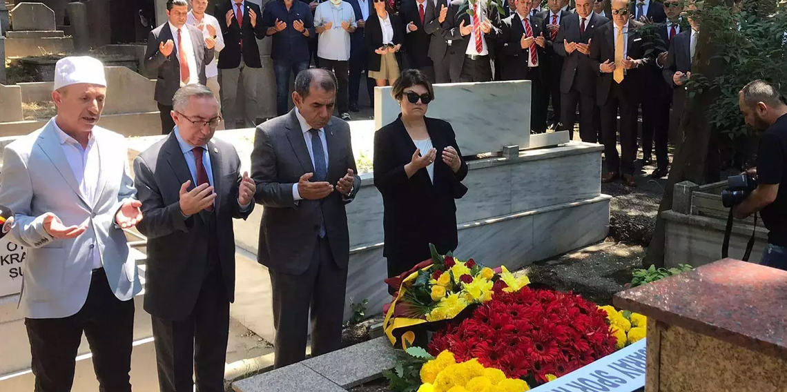 Dursun Özbek’ten Ali Sami Yen ve Seba’ya ziyaret!