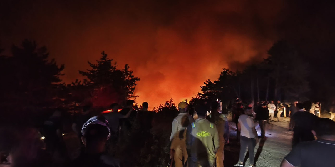 Karabük’te orman yangını büyüyor