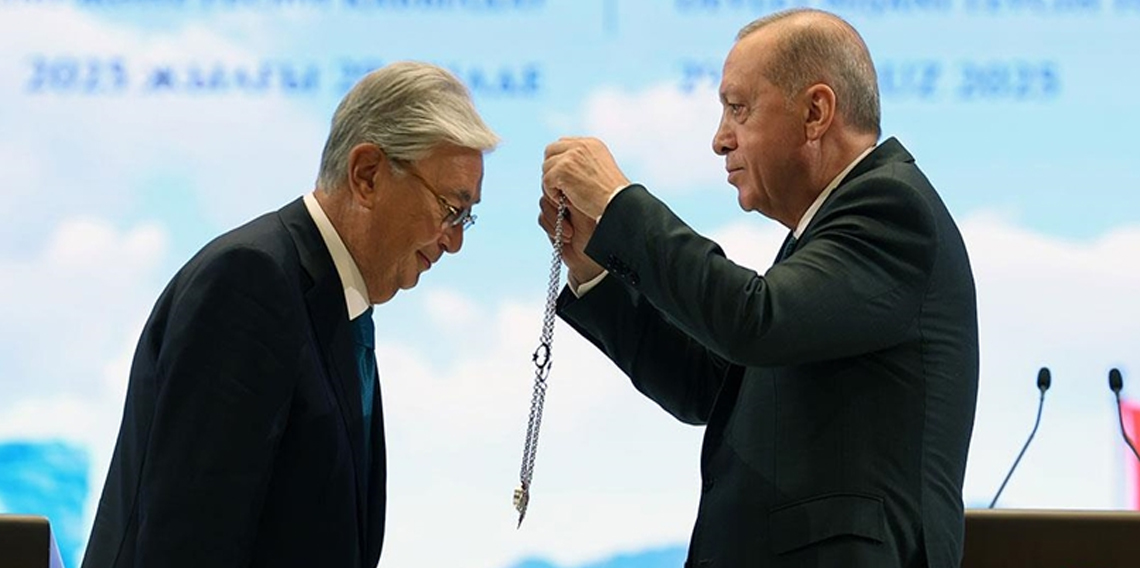 Erdoğan tarafından Tokayev’e Devlet Nişanı tevcih edildi