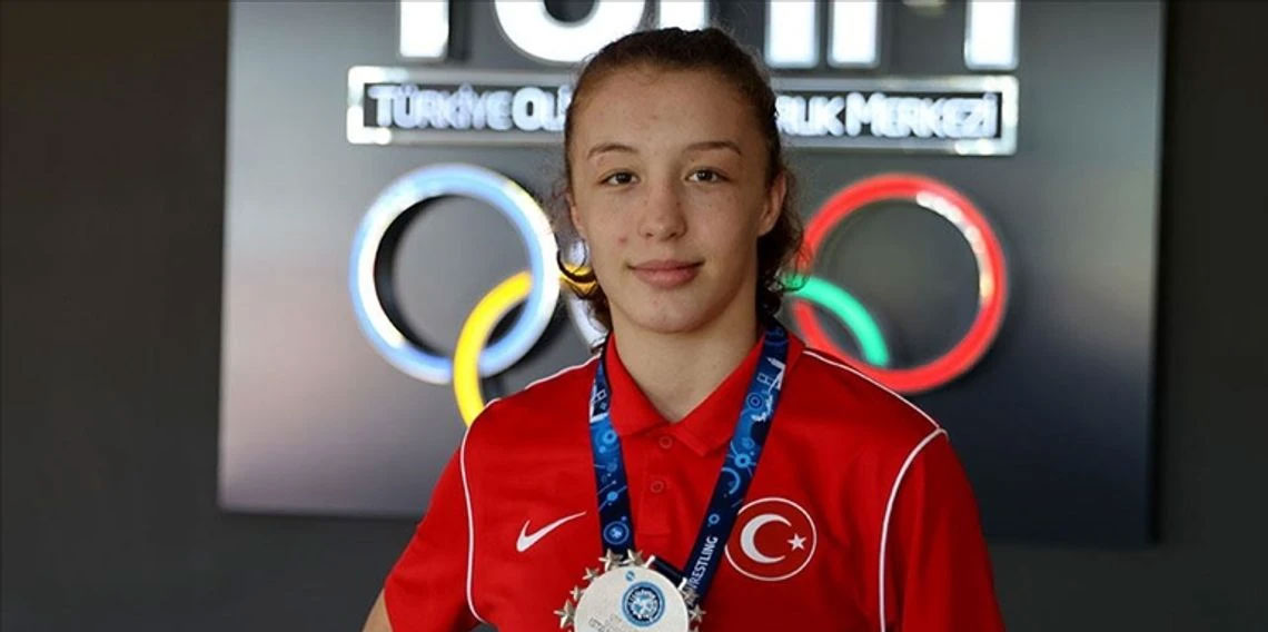 Milli güreşçi Eylem Engin bronz madalya kazandı