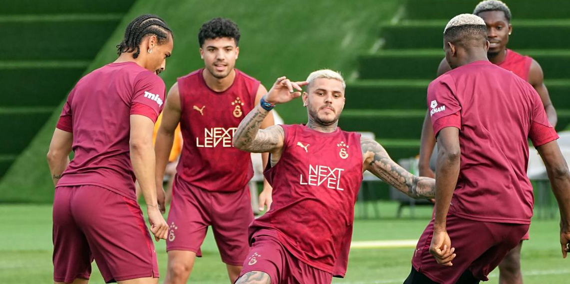 Osimhen, Galatasaray formasıyla ilk antrenmanına çıktı