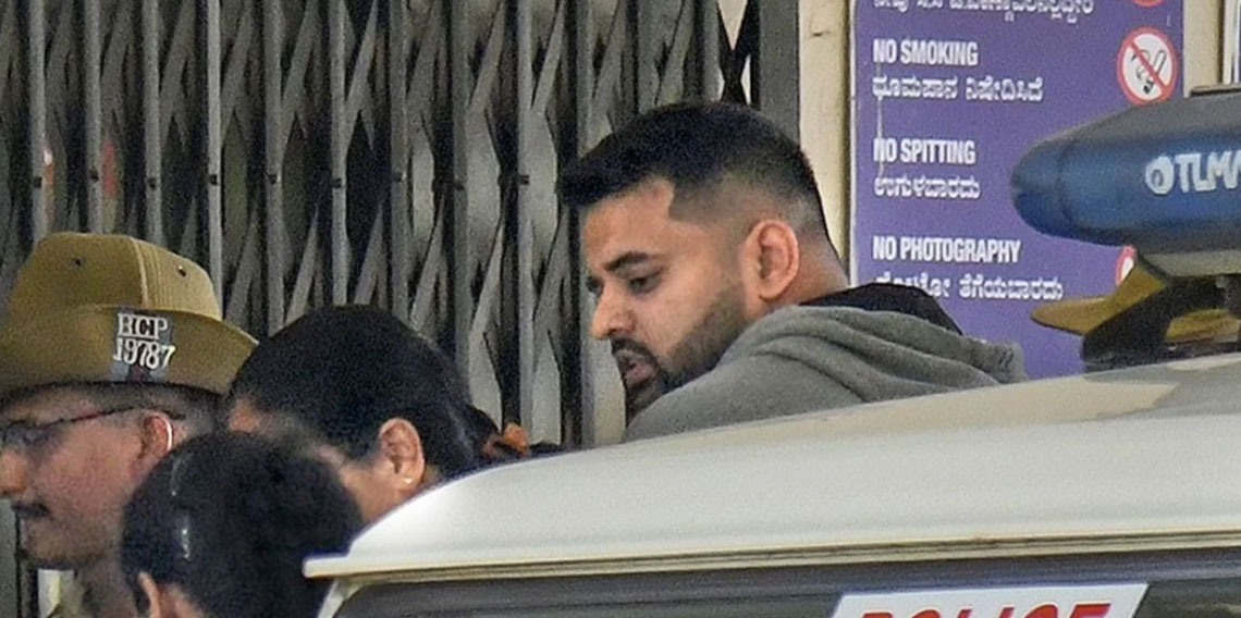 Hindistan’da eski başbakanın torunu tecavüz suçundan müebbet