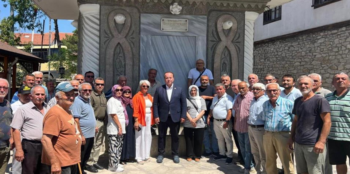 Milletvekili Akay, su sorunu yaşayan Yazıköy halkı ile bir araya geldi