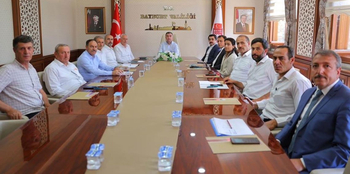 Bayburt'ta öğrenci yurtlarının durumları toplantıda değerlendirildi