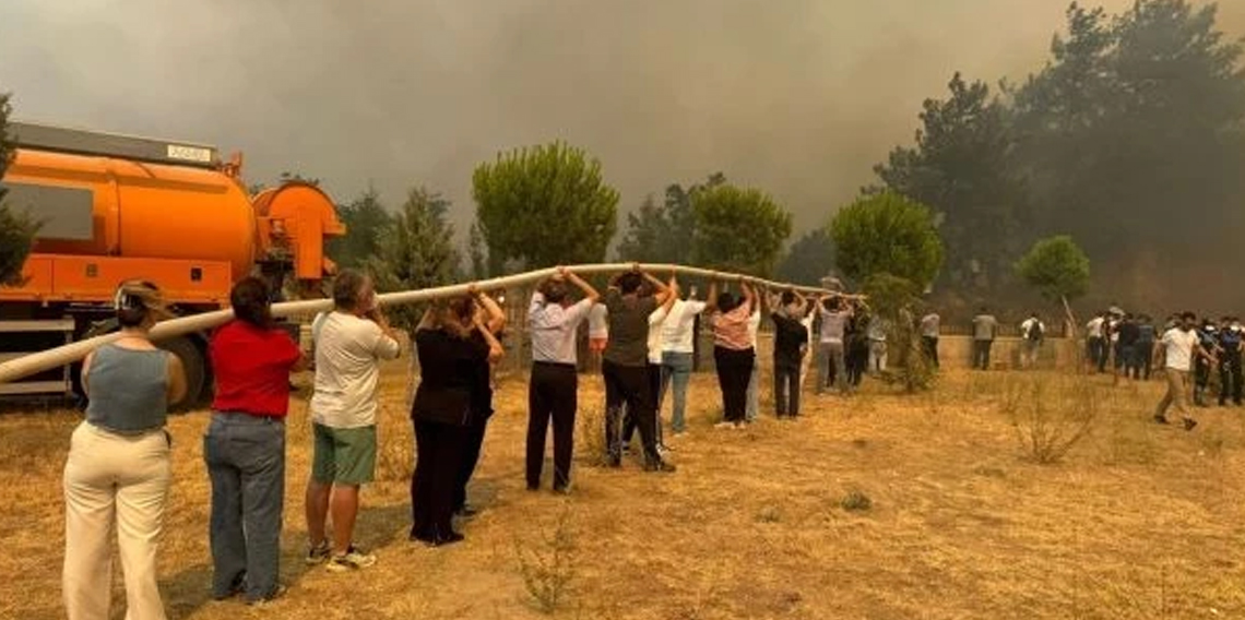 Kepez’de sokaklar boşaltıldı, hastane ve üniversite tehdit altında