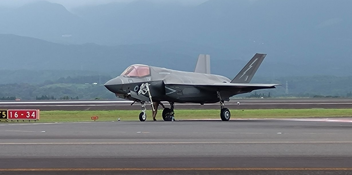 İngiltere'ye ait F-35B savaş uçağı Japonya'ya acil iniş yaptı