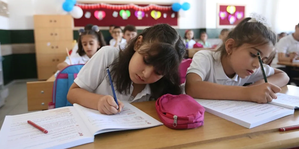 Okullar ne zaman açılacak? 2025-2026 ara tatil ve yarıyıl tatil tarihleri