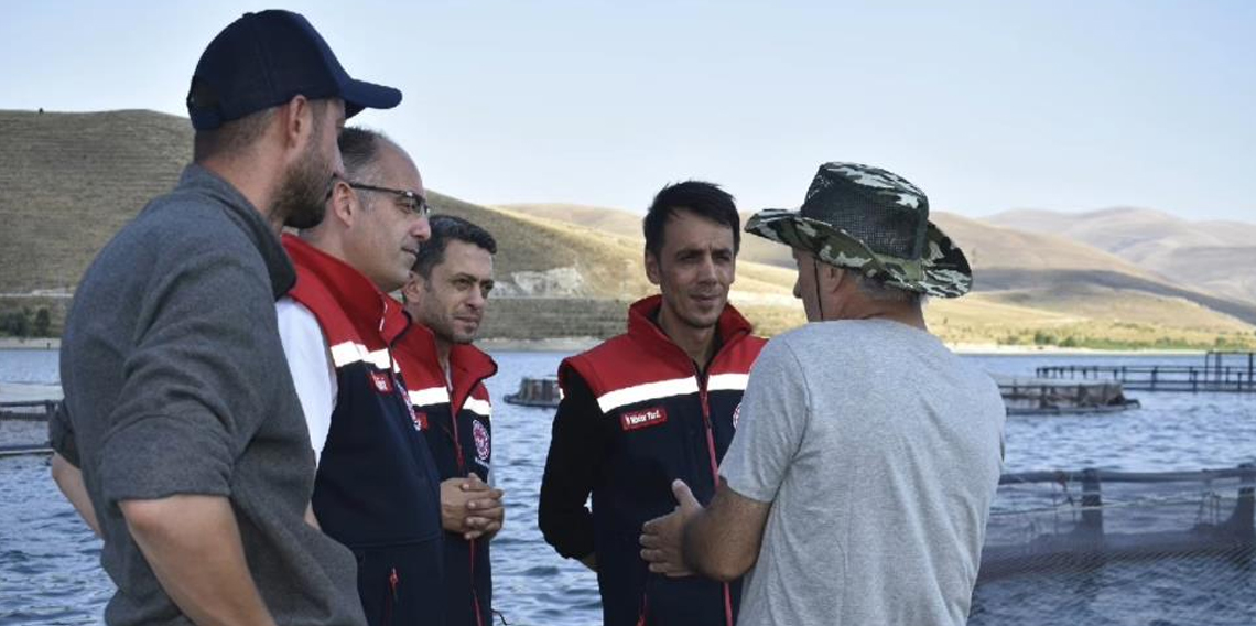 Bayburt’ta alabalık işletmesinde üretim yerinde incelendi