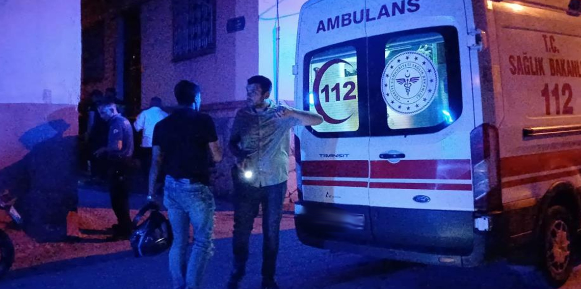 Çorum’da sokak ortasında silahlı saldırıya uğrayan adam bacağından yaralandı