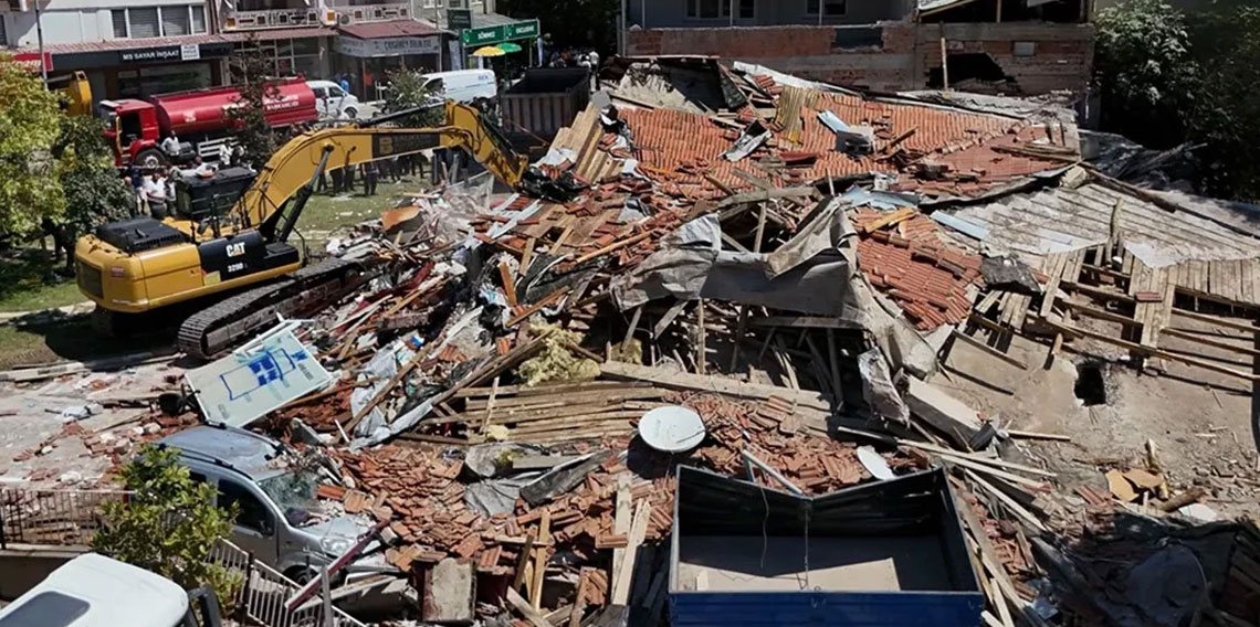 Balıkesir'de 879 artçı deprem meydana geldi