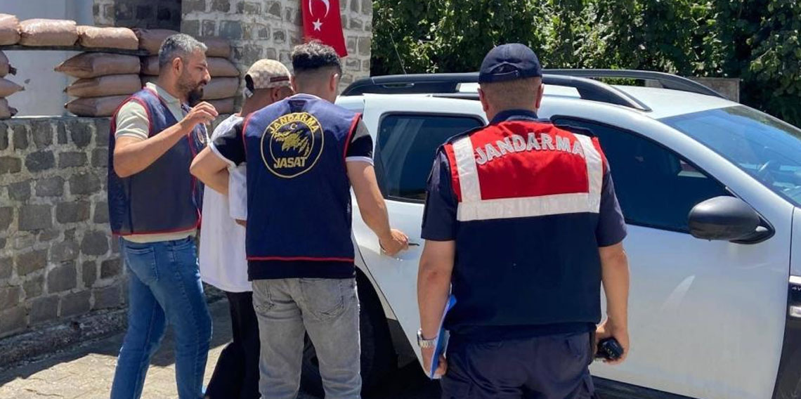 Ordu'da jandarma ekipleri, aranması bulunan 23 şüpheliyi yakaladı