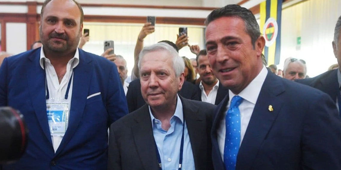 Fenerbahçe’de 2 kurabiye 1 çaya her şeyi alkışlıyorlar!