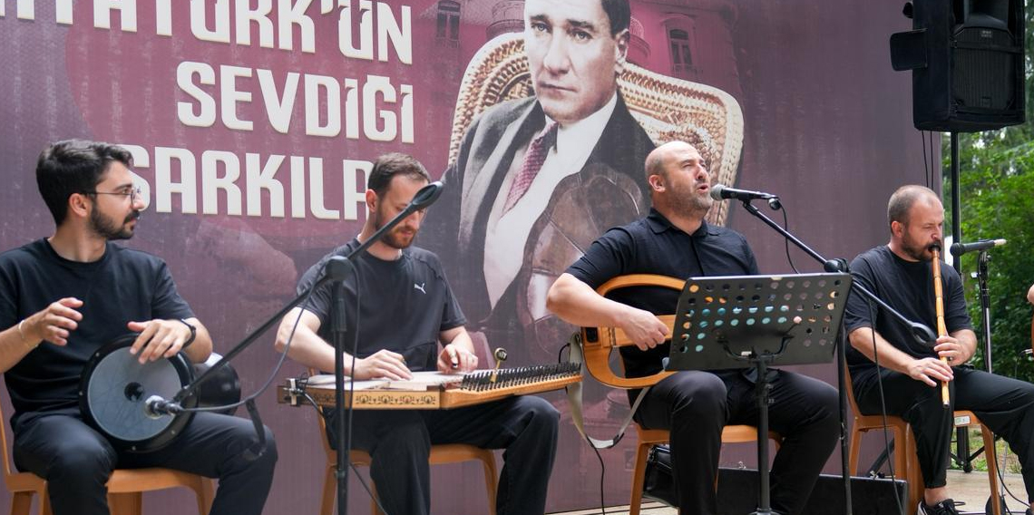 Atatürk’ün Sevdiği Şarkılar Atatürk Köşkü’nde Yankılanıyor