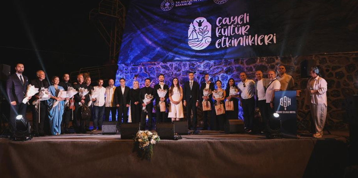 Ağaran Şelalesi’nde sanat rüzgarı esti