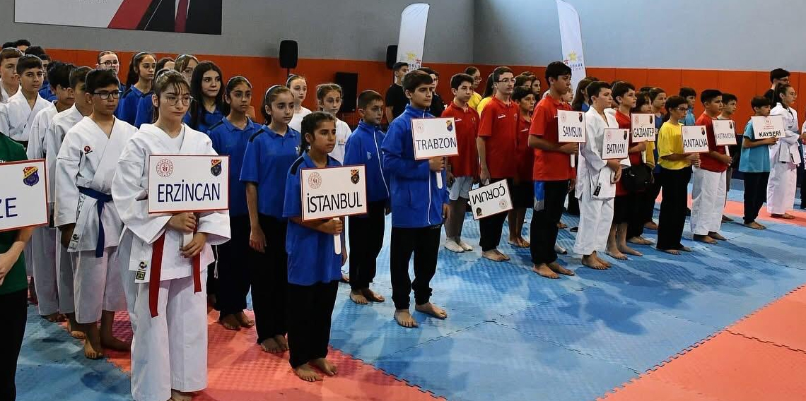 Trabzonlu Karatecilerden Türkiye Şampiyonasında Çifte Altın ve İki Bronz