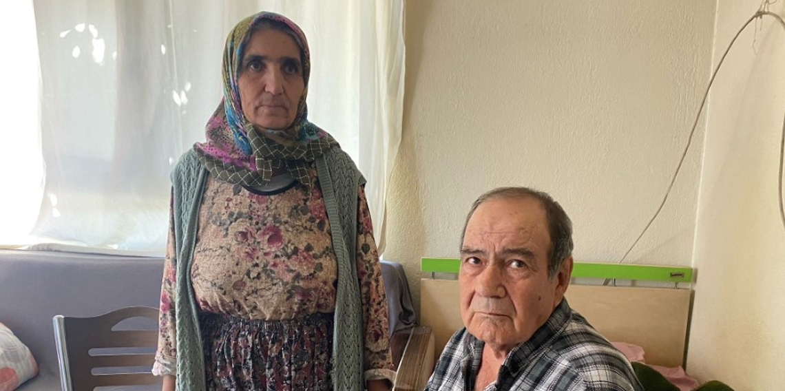 Felçli kocasını tıraş ederken görüntülenmişti, acı haber geldi