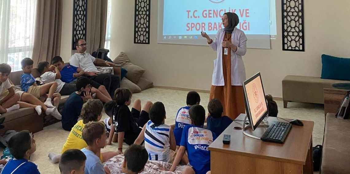 Akçakoca'da çocuklara yönelik sağlık eğitimleri devam ediyor