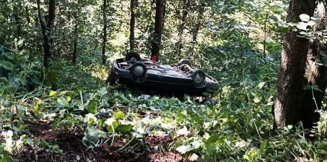 Ordu'da otomobil ormanlık alana yuvarlandı: 3 yaralı